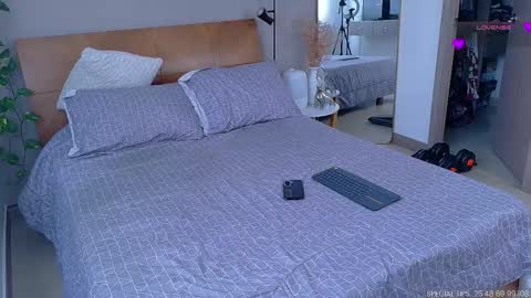 Snapshot of sarah_rayy chatting on 09.19.25 sarah_rayy online show from 09.19.25