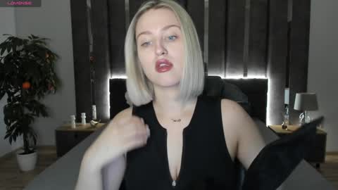 Sarah online show from 12.15.24