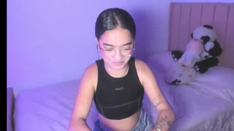 Snapshot of sarah_stone15 chatting on 09.30.25 Sarah online show from 09.30.25