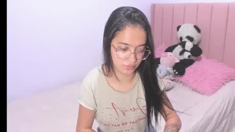 Snapshot of sarah_stone15 chatting on 10.16.25 Sarah online show from 10.16.25