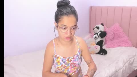 Snapshot of sarah_stone15 chatting on 10.24.25 Sarah online show from 10.24.25