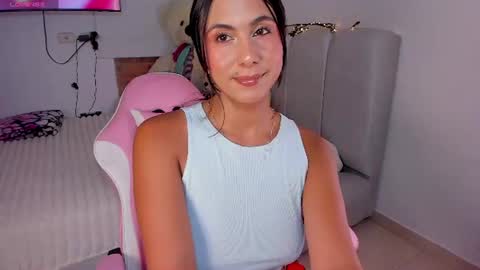 Snapshot of sarahcute14 chatting on 07.06.26 sarahcute14 online show from 07.06.26