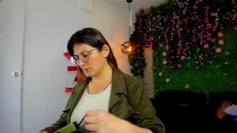 Sarah Deyvis online show from 11.03.25