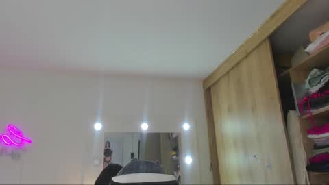 sarahhensoon online show from 03.03.26