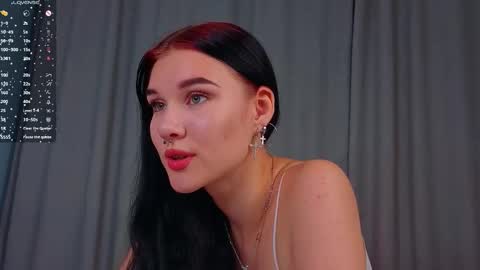 Snapshot of sarahhunny chatting on 10.05.25 Sarah  online show from 10.05.25