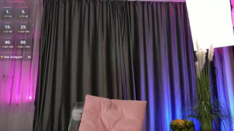 Snapshot of sarahjadore chatting on 09.22.25 Sarahjadore online show from 09.22.25