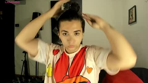 Snapshot of sarahjey chatting on 04.05.26 SARAHJEY online show from 04.05.26