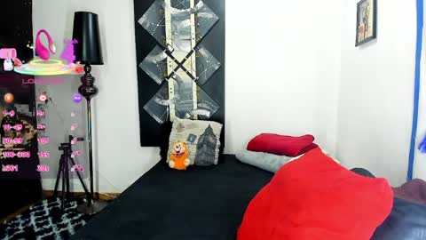 Snapshot of sarahjey chatting on 04.06.26 SARAHJEY online show from 04.06.26