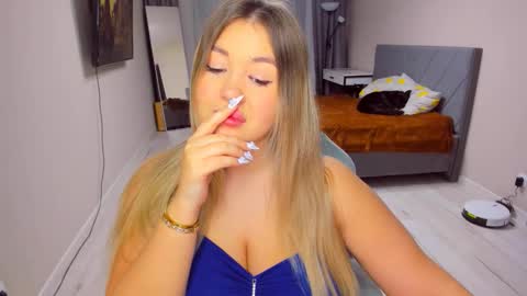 Snapshot of sarahmils chatting on 02.09.26 Sarah online show from 02.09.26