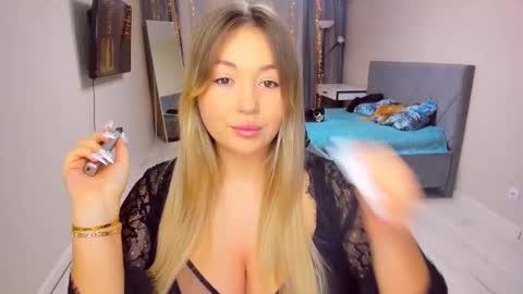 Snapshot of sarahmils chatting on 02.14.26 Sarah online show from 02.14.26