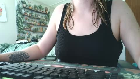 Snapshot of sarahpmummy chatting on 07.05.26 Sarah online show from 07.05.26