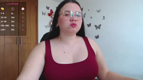 Snapshot of sarahros1 chatting on 03.11.25 Sarah online show from 03.11.25