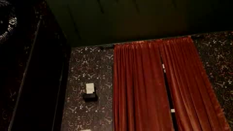 sarahsweetie17 online show from 10.13.25