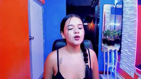 Snapshot of sarai_mv1 chatting on 09.18.25 Sarai online show from 09.18.25