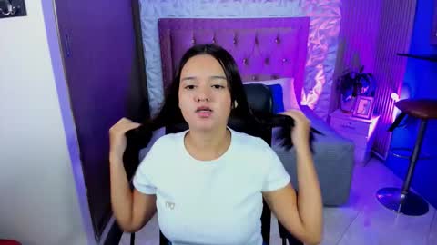 Snapshot of sarai_mv1 chatting on 10.16.25 Sarai online show from 10.16.25
