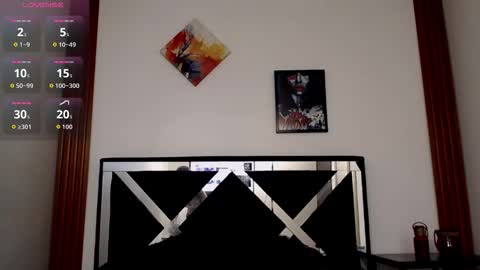 Snapshot of sarai_petite_ chatting on 11.07.25 SARAI online show from 11.07.25