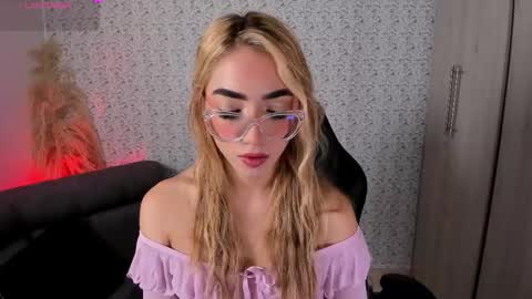 Sara jones   online show from 03.18.26