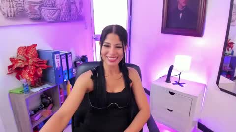 Snapshot of saralife69 chatting on 12.23.24 saralife69 online show from 12.23.24