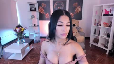 Snapshot of saralife69 chatting on 11.05.25 saralife69 online show from 11.05.25