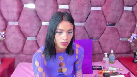 Snapshot of saraloveee_ chatting on 02.06.25 Sarita online show from 02.06.25