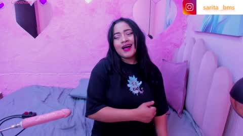 Snapshot of saramagiic chatting on 01.10.25 online show from 01.10.25