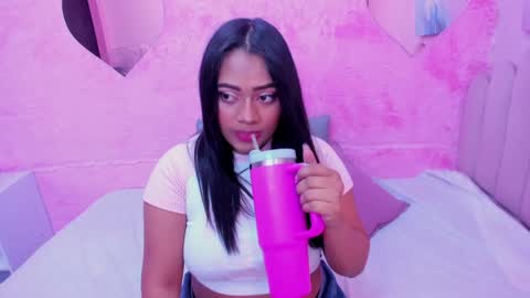 Snapshot of saramagiic chatting on 01.26.25 online show from 01.26.25