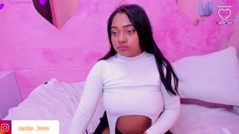 Snapshot of saramagiic chatting on 01.29.25 online show from 01.29.25