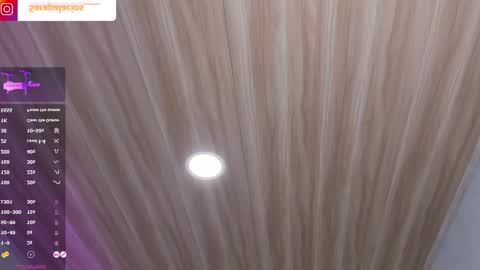 Snapshot of sarapalacios__ chatting on 12.30.24 online show from 12.30.24