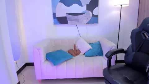 I am Sara  online show from 11.15.25