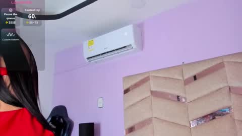 Snapshot of sararoy_ chatting on 09.27.25 Sara online show from 09.27.25