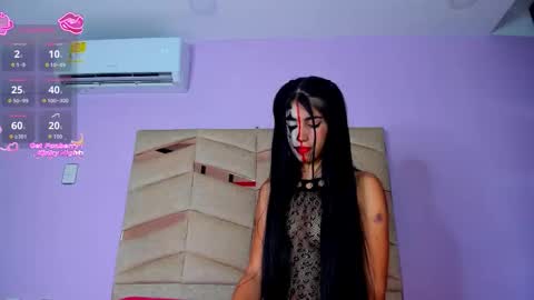 Snapshot of sararoy_ chatting on 10.30.25 Sara online show from 10.30.25