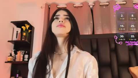 Snapshot of sararoy_ chatting on 06.30.26 Sara online show from 06.30.26