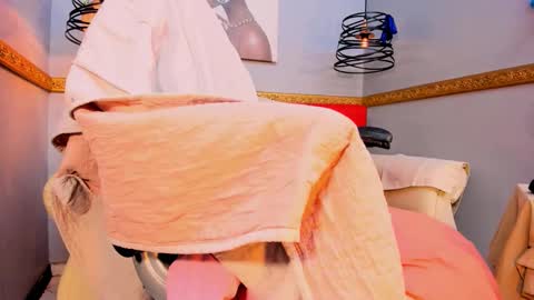 Sara Sofia online show from 12.20.25