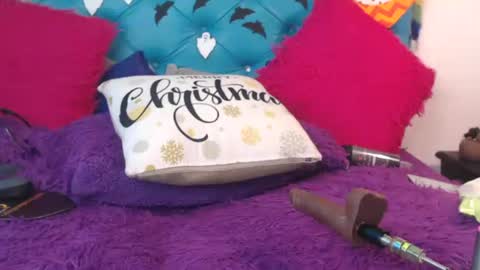 Sara Wills online show from 10.16.25