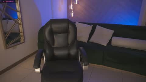 Sara Winstone online show from 02.26.26