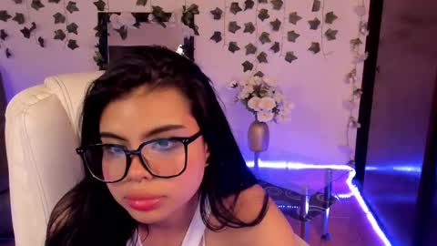 saray__jones online show from 01.02.25