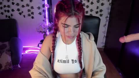 saray__jones online show from 09.12.25