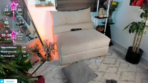 Snapshot of saray_cum chatting on 10.24.25 saray online show from 10.24.25