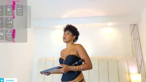 Snapshot of saray_cum chatting on 10.25.25 saray online show from 10.25.25