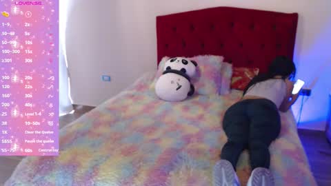 Snapshot of saray_honey1 chatting on 09.25.25 saray online show from 09.25.25