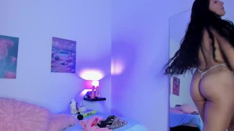 Snapshot of saray_rivas18 chatting on 10.16.25 saray 18 online show from 10.16.25