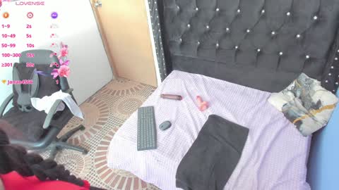 Snapshot of saraymoorex_ chatting on 01.31.25 Saray online show from 01.31.25
