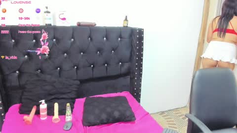Snapshot of saraymoorex_ chatting on 02.23.25 Saray online show from 02.23.25