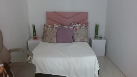 Saray Vega online show from 09.17.25