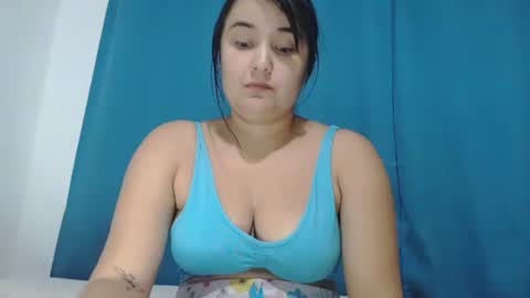 Snapshot of sarayx chatting on 01.10.25 mery online show from 01.10.25