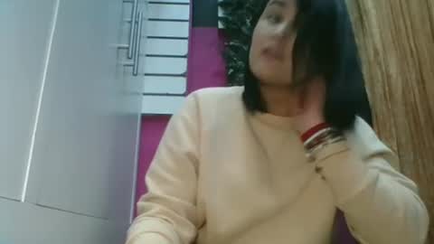Snapshot of sarayx chatting on 02.17.25 mery online show from 02.17.25