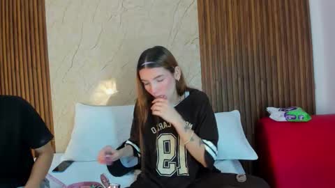  SARIYA Y ALEXIS  online show from 02.17.26