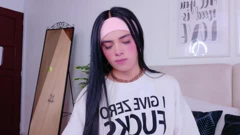 Sara online show from 10.17.25