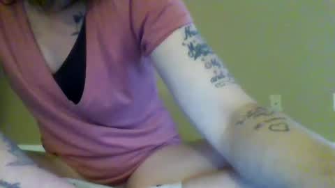 Snapshot of sarlynn chatting on 01.18.25 sarlynn online show from 01.18.25