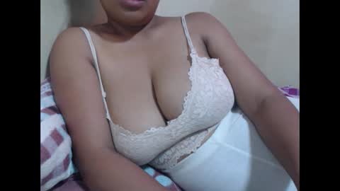 saronette online show from 02.19.25
